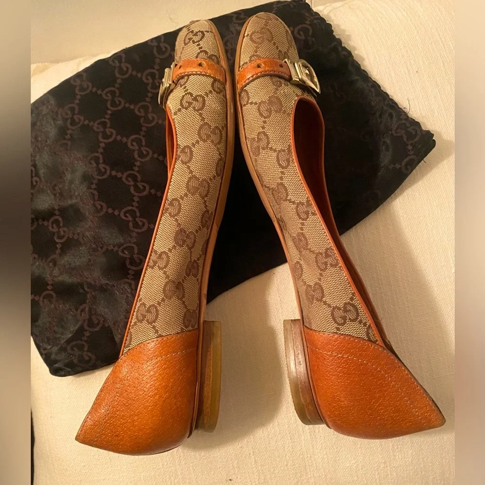 Gorgeous GUCCI Classic GG logo Flats• VINTAGE from the 90s . Size 11B - Picture 7 of 12